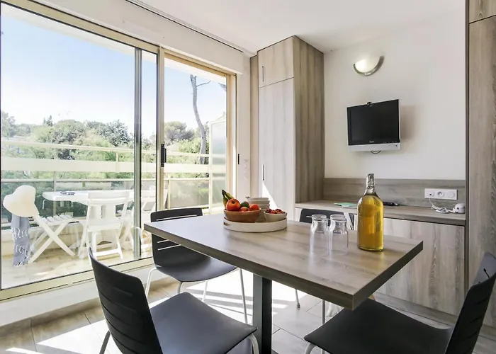Pierre & La Corniche D'or 3*