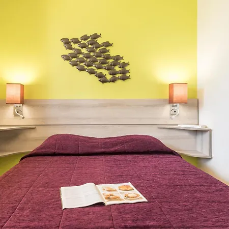 Aparthotel Pierre & La Corniche D'or