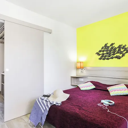 Ξενοδοχείο με διαμερίσματα Pierre & La Corniche D'or 3*