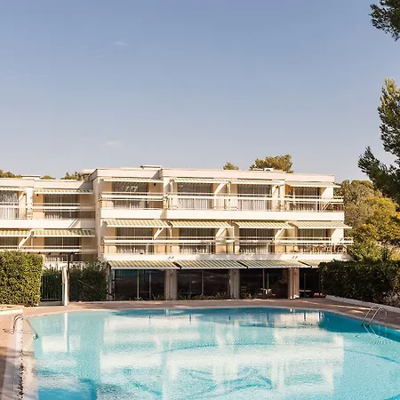 Aparthotel Résidence Pierre&vacances La Corniche D'or 3*
