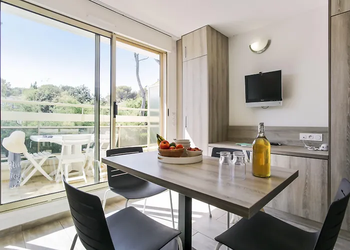 Appart hôtel Résidence Pierre&vacances La Corniche D'or